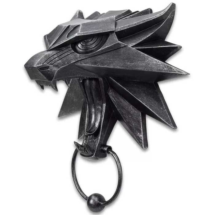 Wolf Door Knocker - High-Quality Resin Construction, Meticulous Detail, Metal Hanging Plate - Dimensions 7βX 8βX 4 1/2β